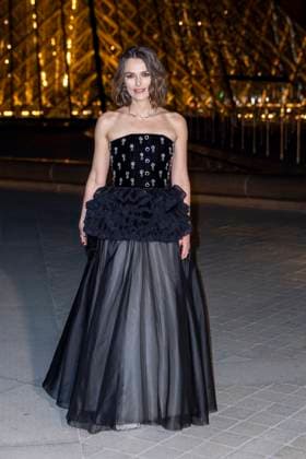 Le Grand Diner du Louvre photo call Keira Knightley Photo Call du Le Grand Diner du Louvre lors de la Fashion Week à Paris le 5 mars 2025 Olivier Borde Bestimage Photo call Le Grand Diner du Louvre during Fashion Week in Paris on March 5th, 2025 Paris France  Copyright: xOLIVIERxBORDEx xBESTIMAGExOLIVIERxBORDEx xBESTIMAGEx