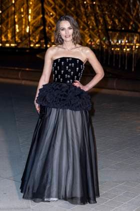 Le Grand Diner du Louvre photo call Keira Knightley Photo Call du Le Grand Diner du Louvre lors de la Fashion Week à Paris le 5 mars 2025 Olivier Borde Bestimage Photo call Le Grand Diner du Louvre during Fashion Week in Paris on March 5th, 2025 Paris France  Copyright: xOLIVIERxBORDEx xBESTIMAGExOLIVIERxBORDEx xBESTIMAGEx