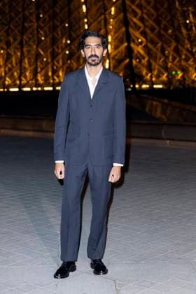 Le Grand Diner du Louvre photo call Dev Patel Photo Call du Le Grand Diner du Louvre lors de la Fashion Week à Paris le 5 mars 2025 Olivier Borde Bestimage Photo call Le Grand Diner du Louvre during Fashion Week in Paris on March 5th, 2025 Paris France  Copyright: xOLIVIERxBORDEx xBESTIMAGExOLIVIERxBORDEx xBESTIMAGEx