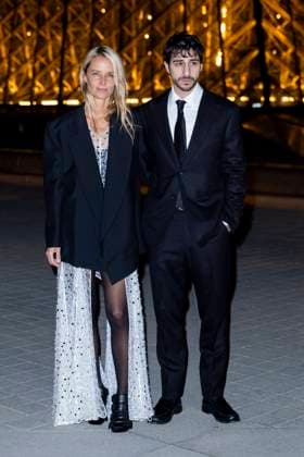 Le Grand Diner du Louvre photo call Ben Attal et Jordane Crantelle Photo Call du Le Grand Diner du Louvre lors de la Fashion Week à Paris le 5 mars 2025 Olivier Borde Bestimage Photo call Le Grand Diner du Louvre during Fashion Week in Paris on March 5th, 2025 Paris France  Copyright: xOLIVIERxBORDEx xBESTIMAGExOLIVIERxBORDEx xBESTIMAGEx