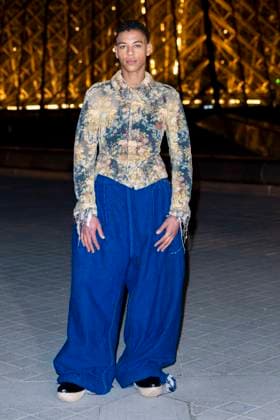 Le Grand Diner du Louvre photo call Guillaume Diops Photo Call du Le Grand Diner du Louvre lors de la Fashion Week à Paris le 5 mars 2025 Olivier Borde Bestimage Photo call Le Grand Diner du Louvre during Fashion Week in Paris on March 5th, 2025 Paris France  Copyright: xOLIVIERxBORDEx xBESTIMAGExOLIVIERxBORDEx xBESTIMAGEx