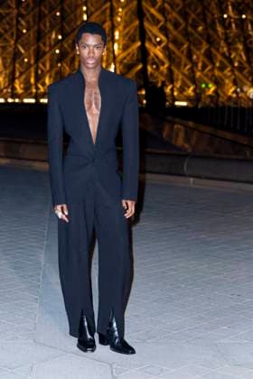 Le Grand Diner du Louvre photo call Alton Mason Photo Call du Le Grand Diner du Louvre during Fashion Week in Paris on March 5th, 2025 Olivier Borde Bestimage Photo call Le Grand Diner du Louvre during Fashion Week in Paris on March 5th, 2025 Paris France  Copyright: xOLIVIERxBORDEx xBESTIMAGExOLIVIERxBORDEx xBESTIMAGEx