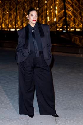 Le Grand Diner du Louvre Photo call Ashley Graham Photo Call du Le Grand Diner du Louvre during Fashion Week in Paris on March 5th, 2025 Olivier Borde Bestimage Photo call Le Grand Diner du Louvre during Fashion Week in Paris on March 5th, 2025 Paris France  Copyright: xOLIVIERxBORDEx xBESTIMAGExOLIVIERxBORDEx xBESTIMAGEx
