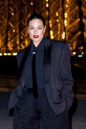 Le Grand Diner du Louvre Photo call Ashley Graham Photo Call du Le Grand Diner du Louvre during Fashion Week in Paris on March 5th, 2025 Olivier Borde Bestimage Photo call Le Grand Diner du Louvre during Fashion Week in Paris on March 5th, 2025 Paris France  Copyright: xOLIVIERxBORDEx xBESTIMAGExOLIVIERxBORDEx xBESTIMAGEx