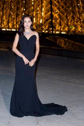 Le Grand Diner du Louvre Photo call Kim Jisoo Photo Call du Le Grand Diner du Louvre during Fashion Week in Paris on March 5th, 2025 Olivier Borde Bestimage Photo call Le Grand Diner du Louvre during Fashion Week in Paris on March 5th, 2025 Paris France  Copyright: xOLIVIERxBORDEx xBESTIMAGExOLIVIERxBORDEx xBESTIMAGEx