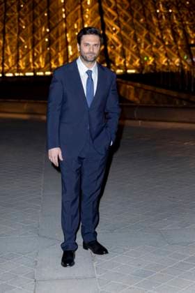 Le Grand Diner du Louvre photo call Pio Marmaï Photo Call du Le Grand Diner du Louvre lors de la Fashion Week à Paris le 5 mars 2025 Olivier Borde Bestimage Photo call Le Grand Diner du Louvre during Fashion Week in Paris on March 5th, 2025 Paris France  Copyright: xOLIVIERxBORDEx xBESTIMAGExOLIVIERxBORDEx xBESTIMAGEx