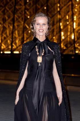 Le Grand Diner du Louvre photo call Eva Herzigova Photo Call du Le Grand Diner du Louvre lors de la Fashion Week à Paris le 5 mars 2025 Olivier Borde Bestimage Photo call Le Grand Diner du Louvre during Fashion Week in Paris on March 5th, 2025 Paris France  Copyright: xOLIVIERxBORDEx xBESTIMAGExOLIVIERxBORDEx xBESTIMAGEx