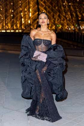 Le Grand Diner du Louvre photo call Emma Weymouth Photo Call du Le Grand Diner du Louvre lors de la Fashion Week à Paris le 5 mars 2025 Olivier Borde Bestimage Photo call Le Grand Diner du Louvre during Fashion Week in Paris on March 5th, 2025 Paris France  Copyright: xOLIVIERxBORDEx xBESTIMAGExOLIVIERxBORDEx xBESTIMAGEx
