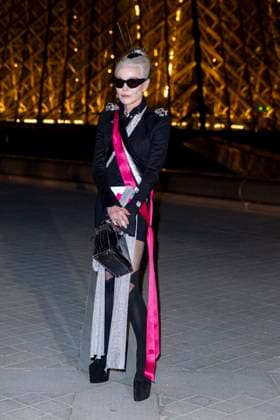 Le Grand Diner du Louvre photo call Daphne Guinness Photo Call du Le Grand Diner du Louvre lors de la Fashion Week à Paris le 5 mars 2025 Olivier Borde Bestimage Photo call Le Grand Diner du Louvre during Fashion Week in Paris on March 5th, 2025 Paris France  Copyright: xOLIVIERxBORDEx xBESTIMAGExOLIVIERxBORDEx xBESTIMAGEx