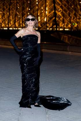 Le Grand Diner du Louvre photo call Philippine Leroy Beaulieu Photo Call du Le Grand Diner du Louvre lors de la Fashion Week à Paris le 5 mars 2025 Olivier Borde Bestimage Photo call Le Grand Diner du Louvre during Fashion Week in Paris on March 5th, 2025 Paris France  Copyright: xOLIVIERxBORDEx xBESTIMAGExOLIVIERxBORDEx xBESTIMAGEx