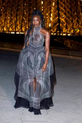 Le Grand Diner du Louvre photo call Danai Gurira Photo Call du Le Grand Diner du Louvre lors de la Fashion Week à Paris le 5 mars 2025 Olivier Borde Bestimage Photo call Le Grand Diner du Louvre during Fashion Week in Paris on March 5th, 2025 Paris France  Copyright: xOLIVIERxBORDEx xBESTIMAGExOLIVIERxBORDEx xBESTIMAGEx