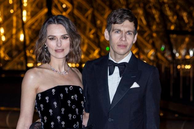 Le Grand Diner du Louvre photo call Keira Knightley et son mari James Righton Photo Call du Le Grand Diner du Louvre lors de la Fashion Week à Paris le 5 mars 2025 Olivier Borde Bestimage Photo call Le Grand Diner du Louvre during Fashion Week in Paris on March 5th, 2025 Paris France  Copyright: xOLIVIERxBORDEx xBESTIMAGExOLIVIERxBORDEx xBESTIMAGEx