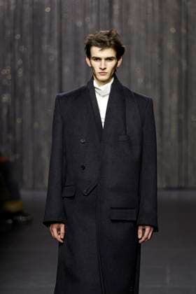Alainpaul Ready to wear fall winter 2025 26 Paris March 2025 Alainpaul Ready to wear fall winter 2025 26 Paris March 2025, Credit:Zeppelin Avalon  Copyright: xZeppelinx xAvalonx 0972163404