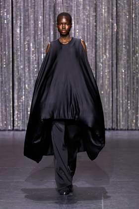 Alainpaul Ready to wear fall winter 2025 26 Paris March 2025 Alainpaul Ready to wear fall winter 2025 26 Paris March 2025, Credit:Zeppelin Avalon  Copyright: xZeppelinx xAvalonx 0972164381