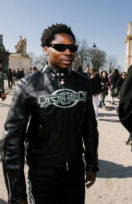 Celebrities at Casablanca Fashion Show at Carrousel du Louvre, Ready to Wear Collection Fall Winter 2025 2026 during Paris Fashion Week PFW Asake Celebrities at Casablanca Fashion Show at Carrousel du Louvre, Ready to Wear Collection Fall Winter 2025 2026 during Paris Fashion Week PFW , on March 5th, 2025 Sam Delpech Bestimage Celebrities at Casablanca Fashion Show Ready to Wear Collection Fall Winter 2025 2026 during Paris Fashion Week, on March 5th, 2025 Paris France  Copyright: xSamxDelpechx xBestimagexSamxDelpechx xBestimagex