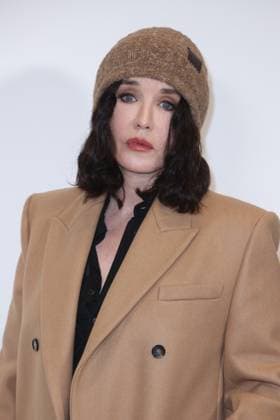 PFW - Stella McCartney Photocall Isabelle Adjani at the Stella McCartney fashion show as part of Paris Fashion Week on March 5, 2025 in Paris, France. Photo by Jerome Domine ABACAPRESS.COM Paris France  Copyright: xDominexJerome ABACAx