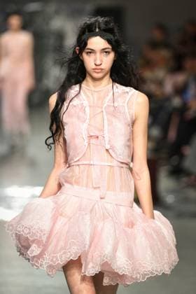PFW - Cecilie Bahnsen Runway A model walks the runway for a collection by Cecilie Bahnsen as part of Paris Fashion Week at the Palais de Tokyo in Paris, on March 5, 2025. Photo by Firas Abdullah ABACAPRESS.COM Paris Ile-de-France France  Copyright: xAbdullahxFiras ABACAx