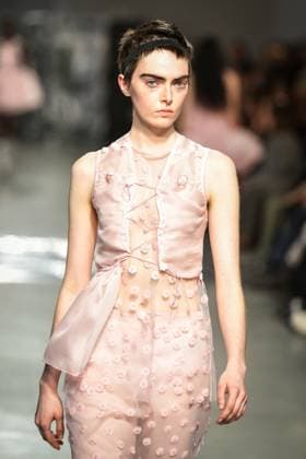 PFW - Cecilie Bahnsen Runway A model walks the runway for a collection by Cecilie Bahnsen as part of Paris Fashion Week at the Palais de Tokyo in Paris, on March 5, 2025. Photo by Firas Abdullah ABACAPRESS.COM Paris Ile-de-France France  Copyright: xAbdullahxFiras ABACAx