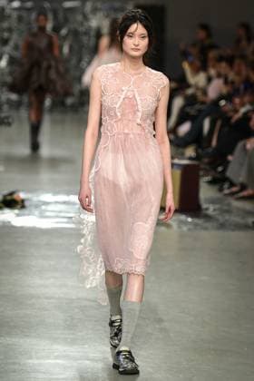 PFW - Cecilie Bahnsen Runway A model walks the runway for a collection by Cecilie Bahnsen as part of Paris Fashion Week at the Palais de Tokyo in Paris, on March 5, 2025. Photo by Firas Abdullah ABACAPRESS.COM Paris Ile-de-France France  Copyright: xAbdullahxFiras ABACAx
