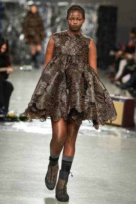 PFW - Cecilie Bahnsen Runway A model walks the runway for a collection by Cecilie Bahnsen as part of Paris Fashion Week at the Palais de Tokyo in Paris, on March 5, 2025. Photo by Firas Abdullah ABACAPRESS.COM Paris Ile-de-France France  Copyright: xAbdullahxFiras ABACAx