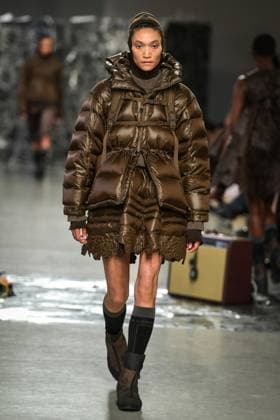 PFW - Cecilie Bahnsen Runway A model walks the runway for a collection by Cecilie Bahnsen as part of Paris Fashion Week at the Palais de Tokyo in Paris, on March 5, 2025. Photo by Firas Abdullah ABACAPRESS.COM Paris Ile-de-France France  Copyright: xAbdullahxFiras ABACAx