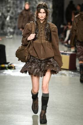 PFW - Cecilie Bahnsen Runway A model walks the runway for a collection by Cecilie Bahnsen as part of Paris Fashion Week at the Palais de Tokyo in Paris, on March 5, 2025. Photo by Firas Abdullah ABACAPRESS.COM Paris Ile-de-France France  Copyright: xAbdullahxFiras ABACAx