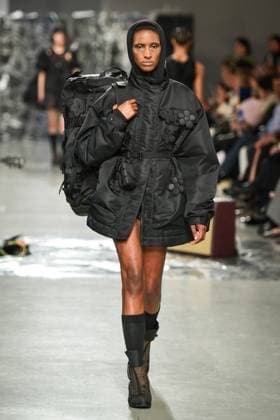 PFW - Cecilie Bahnsen Runway A model walks the runway for a collection by Cecilie Bahnsen as part of Paris Fashion Week at the Palais de Tokyo in Paris, on March 5, 2025. Photo by Firas Abdullah ABACAPRESS.COM Paris Ile-de-France France  Copyright: xAbdullahxFiras ABACAx