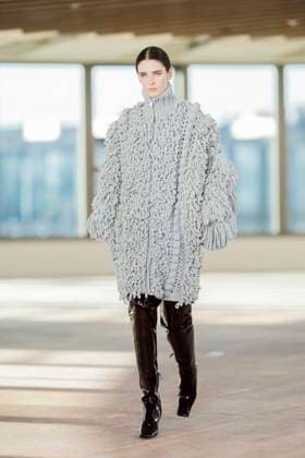 PFW - Stella McCartney Runway A model presents a creation by Stella McCartney for the Womenswear Ready-to-wear Fall-Winter 2025 2026 collection as part of the Paris Fashion Week, in Paris on March 5, 2025. Photo by Eliot Blondet ABACAPRESS.COM Paris France  Copyright: xBlondetxEliot ABACAx