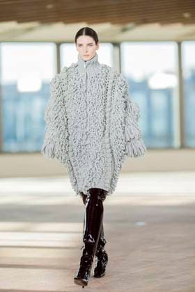PFW - Stella McCartney Runway A model presents a creation by Stella McCartney for the Womenswear Ready-to-wear Fall-Winter 2025 2026 collection as part of the Paris Fashion Week, in Paris on March 5, 2025. Photo by Eliot Blondet ABACAPRESS.COM Paris France  Copyright: xBlondetxEliot ABACAx