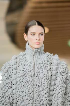PFW - Stella McCartney Runway A model presents a creation by Stella McCartney for the Womenswear Ready-to-wear Fall-Winter 2025 2026 collection as part of the Paris Fashion Week, in Paris on March 5, 2025. Photo by Eliot Blondet ABACAPRESS.COM Paris France  Copyright: xBlondetxEliot ABACAx