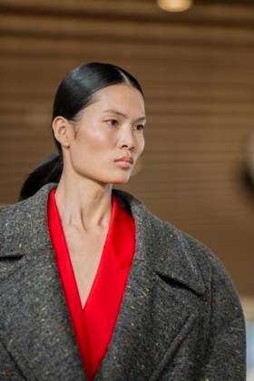 PFW - Stella McCartney Runway A model presents a creation by Stella McCartney for the Womenswear Ready-to-wear Fall-Winter 2025 2026 collection as part of the Paris Fashion Week, in Paris on March 5, 2025. Photo by Eliot Blondet ABACAPRESS.COM Paris France  Copyright: xBlondetxEliot ABACAx