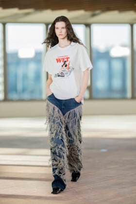 PFW - Stella McCartney Runway A model presents a creation by Stella McCartney for the Womenswear Ready-to-wear Fall-Winter 2025 2026 collection as part of the Paris Fashion Week, in Paris on March 5, 2025. Photo by Eliot Blondet ABACAPRESS.COM Paris France  Copyright: xBlondetxEliot ABACAx