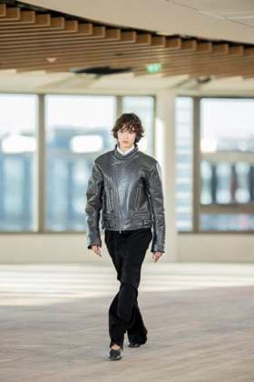 PFW - Stella McCartney Runway A model presents a creation by Stella McCartney for the Womenswear Ready-to-wear Fall-Winter 2025 2026 collection as part of the Paris Fashion Week, in Paris on March 5, 2025. Photo by Eliot Blondet ABACAPRESS.COM Paris France  Copyright: xBlondetxEliot ABACAx