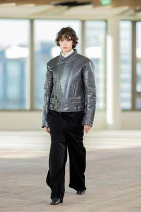 PFW - Stella McCartney Runway A model presents a creation by Stella McCartney for the Womenswear Ready-to-wear Fall-Winter 2025 2026 collection as part of the Paris Fashion Week, in Paris on March 5, 2025. Photo by Eliot Blondet ABACAPRESS.COM Paris France  Copyright: xBlondetxEliot ABACAx