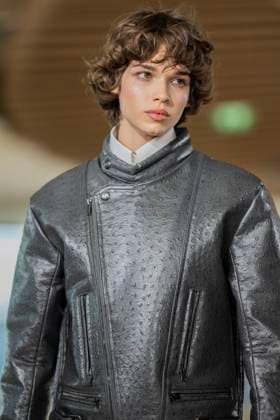 PFW - Stella McCartney Runway A model presents a creation by Stella McCartney for the Womenswear Ready-to-wear Fall-Winter 2025 2026 collection as part of the Paris Fashion Week, in Paris on March 5, 2025. Photo by Eliot Blondet ABACAPRESS.COM Paris France  Copyright: xBlondetxEliot ABACAx