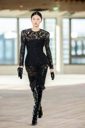 PFW - Stella McCartney Runway A model presents a creation by Stella McCartney for the Womenswear Ready-to-wear Fall-Winter 2025 2026 collection as part of the Paris Fashion Week, in Paris on March 5, 2025. Photo by Eliot Blondet ABACAPRESS.COM Paris France  Copyright: xBlondetxEliot ABACAx