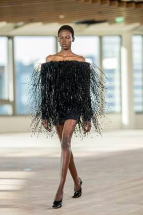 PFW - Stella McCartney Runway A model presents a creation by Stella McCartney for the Womenswear Ready-to-wear Fall-Winter 2025 2026 collection as part of the Paris Fashion Week, in Paris on March 5, 2025. Photo by Eliot Blondet ABACAPRESS.COM Paris France  Copyright: xBlondetxEliot ABACAx