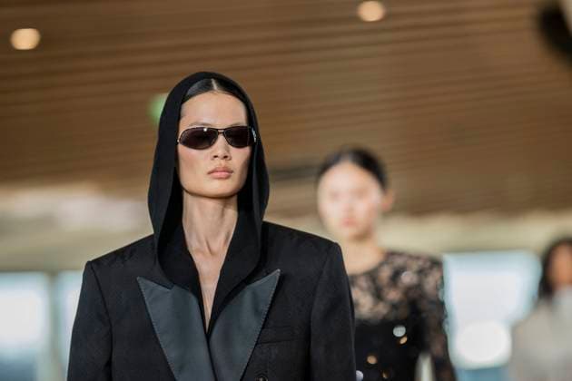PFW - Stella McCartney Runway A model presents a creation by Stella McCartney for the Womenswear Ready-to-wear Fall-Winter 2025 2026 collection as part of the Paris Fashion Week, in Paris on March 5, 2025. Photo by Eliot Blondet ABACAPRESS.COM Paris France  Copyright: xBlondetxEliot ABACAx
