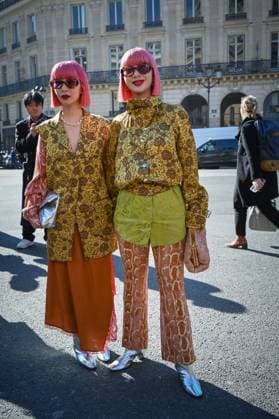 Fashion Week, defile Dries Van Noten pret a porter femme, Automne Hiver 2025 2026 Ami et Au ya Suzuki 441362 2025 03 05 Paris France  Copyright: xBarbaraxNeymanx xStarfacex STAR_441362_015