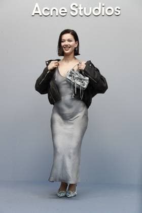 Photocall of Acne Studios Womens Fashion Show Ready to Wear Fall Winter 2025 2026 at Paris Fashion Week PFW Jessica Alexander Photocall of Acne Studios Fashion Show Ready to Wear Collection Fall Winter 2025 2026 at Paris Fashion Week, on March 5th, 2025 Photocall of Acne Studios Fashion Show Ready to Wear Collection Fall Winter 2025 2026 at Paris Fashion Week, on March 5th, 2025 Paris France  Copyright: xChristophexClovisx xBestimagexChristophexClovisx xBestimagex