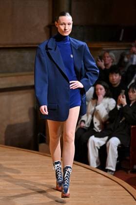 PFW Julie Kegels Runway A model walks the runway during Julie Kegels show during Paris Fashion Week in Paris, France on March 5, 2025. Photo by Julien Reynaud APS-Medias ABACAPRESS.COM Paris France  Copyright: xReynaudxJulien APS-Medias ABACAx