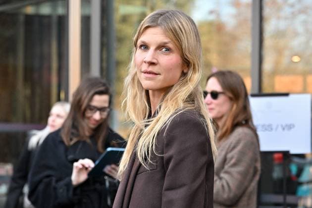 PFW Stella McCartney Outside Arrivals Clemence Poesy arriving at Stella McCartney show during Paris Fashion Week in Paris, France on March 5, 2025. Photo by Julien Reynaud APS-Medias ABACAPRESS.COM Paris France  Copyright: xReynaudxJulien APS-Medias ABACAx
