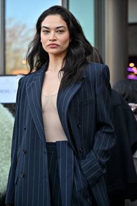 PFW Stella McCartney Outside Arrivals Shanina Shaik arriving at Stella McCartney show during Paris Fashion Week in Paris, France on March 5, 2025. Photo by Julien Reynaud APS-Medias ABACAPRESS.COM Paris France  Copyright: xReynaudxJulien APS-Medias ABACAx