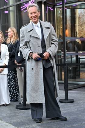 PFW Stella McCartney Outside Arrivals Richard E Grant arriving at Stella McCartney show during Paris Fashion Week in Paris, France on March 5, 2025. Photo by Julien Reynaud APS-Medias ABACAPRESS.COM Paris France  Copyright: xReynaudxJulien APS-Medias ABACAx
