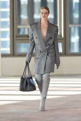 . 05 03 2025. Paris, France. Stella McCartney show at Paris Fashion Week for Autumn Winter 25 .  xi-Imagesx IIM-25784-0001