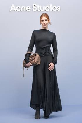 PFW Acne Studios Photocall Sophie Nelisse attending the Acne Studios Womenswear Fall Winter 2025-2026 show as part of Paris Fashion Week at L’Observatoire de Paris in Paris, France on March 05, 2025. Photo by Aurore Marechal ABACAPRESS.COM Paris France  Copyright: xMarechalxAurore ABACAx