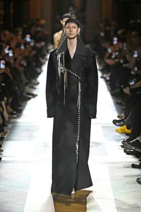 Dries van Noten Ready to wear fall winter 2025 26 Paris March 2025 Dries van Noten Ready to wear fall winter 2025 26 Paris March 2025, Credit:Zeppelin Avalon  Copyright: xZeppelinx xAvalonx 0972553162