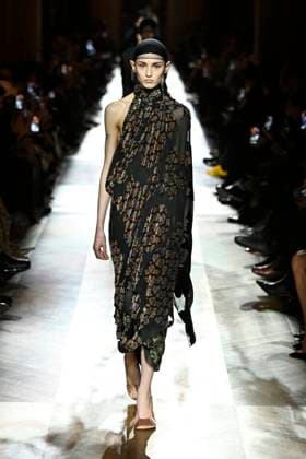 Dries van Noten Ready to wear fall winter 2025 26 Paris March 2025 Dries van Noten Ready to wear fall winter 2025 26 Paris March 2025, Credit:Zeppelin Avalon  Copyright: xZeppelinx xAvalonx 0972553171