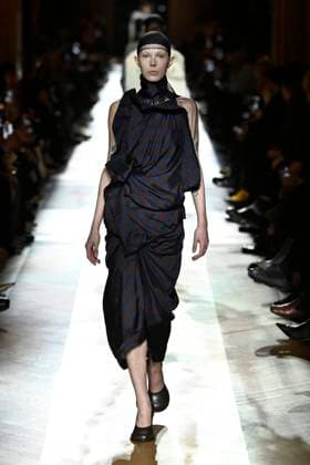 Dries van Noten Ready to wear fall winter 2025 26 Paris March 2025 Dries van Noten Ready to wear fall winter 2025 26 Paris March 2025, Credit:Zeppelin Avalon  Copyright: xZeppelinx xAvalonx 0972553209