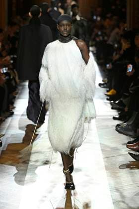 Dries van Noten Ready to wear fall winter 2025 26 Paris March 2025 Dries van Noten Ready to wear fall winter 2025 26 Paris March 2025, Credit:Zeppelin Avalon  Copyright: xZeppelinx xAvalonx 0972553243